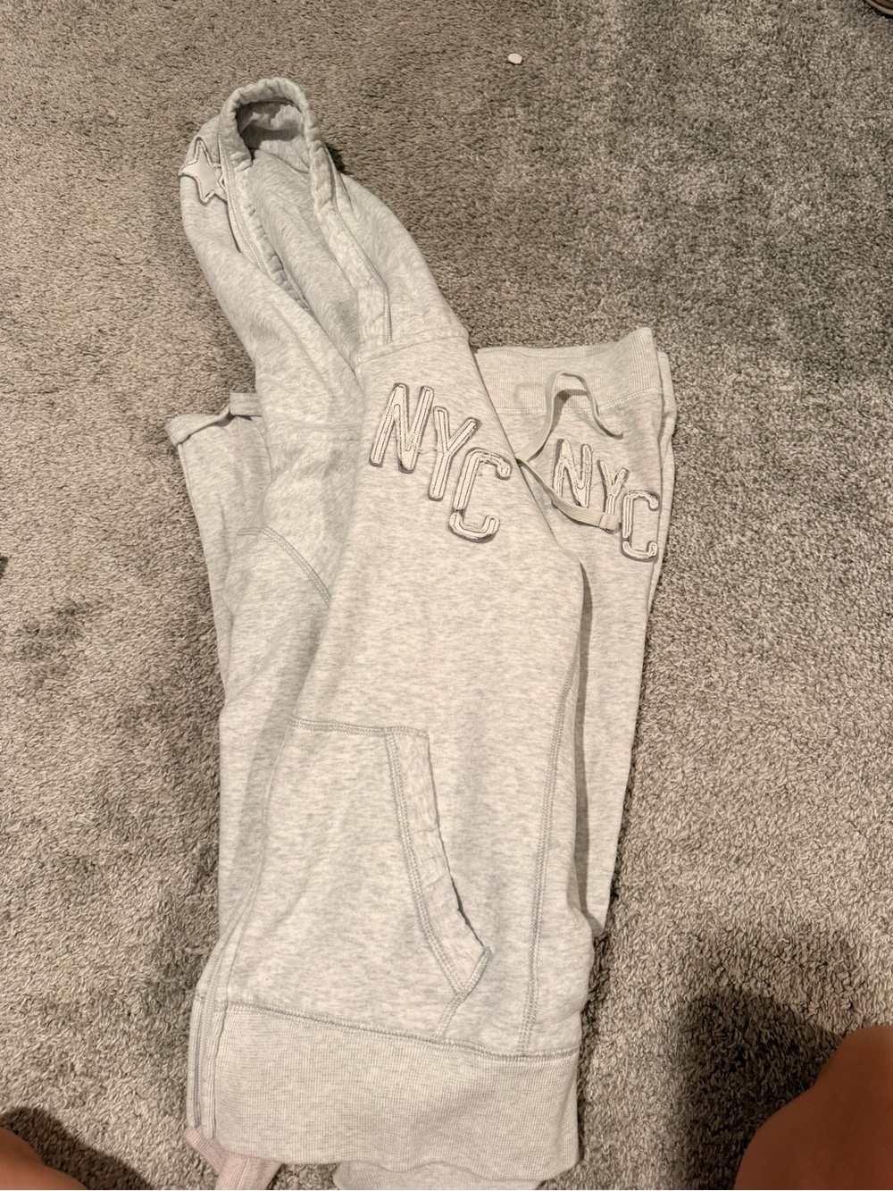 Hollister Light Grey NYC Sweatshirt & Joggers Set